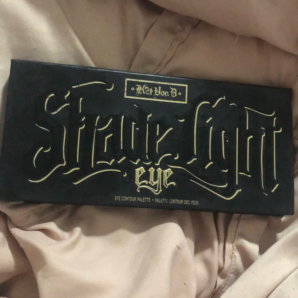 Kat Von D Shade and Light Eye Palette